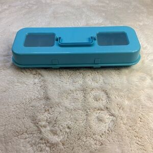 Bakelicious Cupcake Carrier with Handle Blue Holds 12  Kitchen Storage